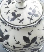 4 db kézzel festett német porcelán teás csésze és cukortartó. Jelzett, kopásokkal