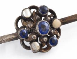 Antik ezüst (Ag) bross, gyöngyház és drágakő ékítéssel. XIX. sz. eleje 6 cm br 4,55 g