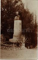 Wiener Neustadt, Bécsújhely; K.u.k. Theresianische Militär-Akademie, Kaiserbüste / Franz Joseph's statue in the garden of the military academy. photo (fa)