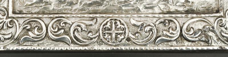 Sárkányölő Szent György. Modern ikon, ezüst (Ag) okláddal, jelzett, kopással, 27x22 cm