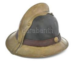 Budapesti Önkéntes Tűzoltó Egylet tűzoltósisak, 1886, korának megfelelő állapotban szegecshiánnyal, ...