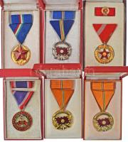 6db-os szocialista kitüntetés és jelvény tétel, közte "A Haza Szolgálatáért Érdemérem" arany és ezüst fokozata, "Szolgálati Érdemérem - A Haza Fegyveres Szolgálatában 30", "Közbiztonsági Érem arany fokozata a rendőrség tagjai részére" stb. Mindegyik tokban. T:AU,XF