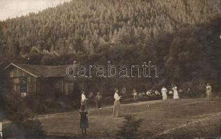 Borosznó tennis court