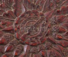 cca 1960 Egyedileg faragott munkásőr fa doboz, rendkívül gazdag mintázattal, szép állapotban, alul s...