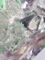 Murano lapokra fazettált levélnehezék. Pattanásokkal, közepes állapotban, m: 11,5 cm