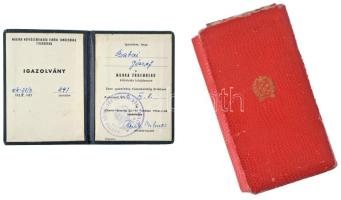 1954. "A Magyar Munka Érdemrend arany fokozata" aranyozott, zománcozott bronz kitüntetés m...