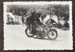 cca 1935 Egy cserkészcsapat kirándulása alatt készített 38 db-os fotósorozat albumba ragasztva, közt...