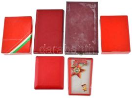 6db-os szocialista kitüntetésből álló tétel, közte 1987. "A Munka Érdemrend" bronz fokozat...