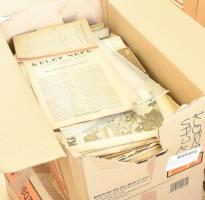 Egy nagy ládányi régi folyóirat teljesen ép példányok és újságkivágások: helyi lapok, hivatásrendi l...