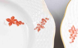 Herendi rust szőlőmintás 4 darab tál, háncsnyomott peremrésszel, jelzett, egyik tál sérült, d: 19 cm