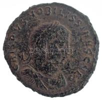 Római Birodalom / Thesszaloniki / Crispus 317-318. AE Follis (2,58g) T:VF,F Roman Empire / Thessalonica / Crispus 317-318. AE Follis CRISPVS NOBILLISIMVS CAES / [PRINCIPIA] IVVENTVTIS - dot TS dot gamma dot (2,58g) C:VF,F RIC VII 187