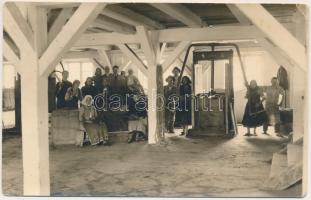 1939 Királypataka, Craiva Veche, Craiva (Boroskrakkó, Cricau); erdélyi folklór / Transylvanian folklore. photo (ragasztónyom / glue marks)