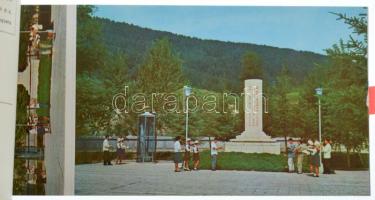 Pyongyang, Pjongjang; - 2 db Modern Észak-koreai képeslapfüzet 10 és 12 lappal (hiányos) / 2 modern ...