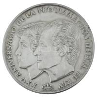 Spanyolország 2000. "A király megválasztásának 25. évfordulója 1975-2000" jelzetlen Ag emlékérem eredeti tokban (150g/60mm) T:UNC /  Spain 2000. "25th Anniversary of the Proclamation of the King 1975-2000" Ag commemorative medallion without hallmark, in original case (150g/60mm) C:UNC