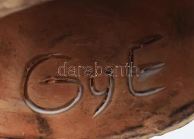 Győrbíró Enikő (1932-1999): Legyezős lány. Jelzett, kis kopással, m: 20,5 cm