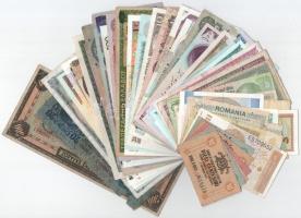 ~45db-os vegyes külföldi bankjegy tétel, közte Görögország, Olaszország, Kuba stb. T:vegyes ~45pcs of mixed foreign banknote lot, in it Greece, Italy, Cuba etc. C:mixed