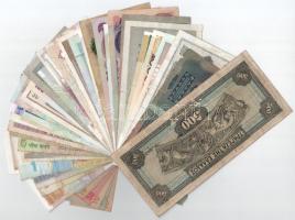 ~45db-os vegyes külföldi bankjegy tétel, közte Görögország, Olaszország, Kuba stb. T:vegyes
~45pcs ...