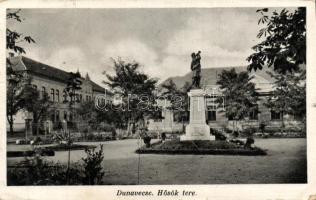 Dunavecse Hősök tere (fa)