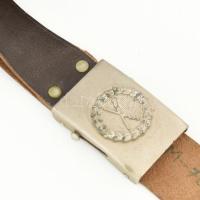 Katonai bőr öv, fém csattal, h: kb. 130 cm