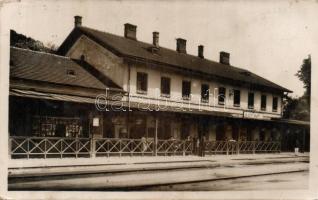 Liptótölgyes (Dubrava) railway station with news agents