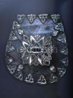 Tarsolylemezek. A honfoglaló elit kincsei. Kiállítási katalógus. Szerk.: dr. Virágos Gábor. Bp., 202...