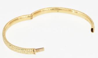 Arany (Au) 14K ovális karperec, jelzett, 6,9×5,7 cm, nettó: 9,3 g