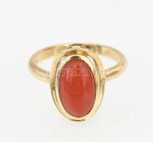 Arany (Au) 14K áttört peremű ovális korallköves gyűrű, jelzett, méret: 51, bruttó: 3,6 g