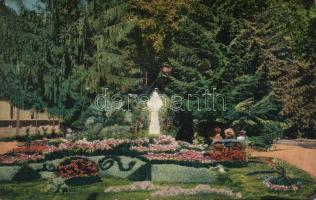 Pöstyén park Queen Erzsébet statue