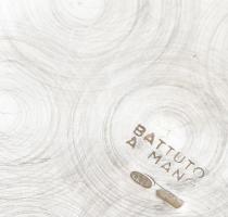 Ezüst (Ag) kalapált váza, jelzett, m: 18 cm, nettó: 257 g