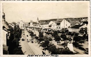 Marosvásárhely, Targu Mures; Fő tér, autóbusz, Bodega étterem, Tigris, Hermann gyógyszertár / main square, autobus, restaurant, shops, pharmacy. photo (fl)