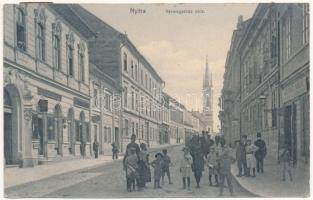 1917 Nyitra, Nitra; Vármegyeház utca, Meitner Miksa üzlete / street, shops (Rb)