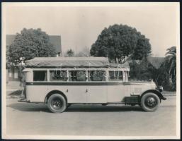 cca 1930 Pacific electric company nagy méretű társalgó busz fotója rakománnyal 22x16 cm / large parlor car bus of the Pacific electric company.