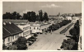 Munkács Árpád street with the boutique of Farkas and the shop of Markovits (EK)