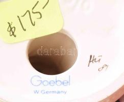 Hummel Goebel fiú az almafán. Jelzett, hibátlan, m: 11 cm