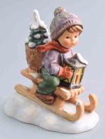 Hummel Goebel szánkózó fiú. Jelzett, hibátlan, 11x10 cm