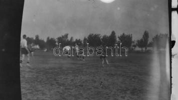 cca 1930 Jászvásár, Románia, városképek, életképek, kis doboznyi vegyes fotónegatív, 9×12 cm / Iasi,...