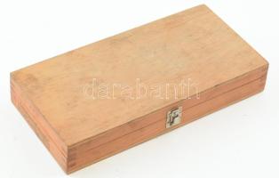 Feinmesszeugfabrik-Suhl német gyártmányú precíziós mikrométer, tartozékokkal, eredeti fa tokjában, 2...