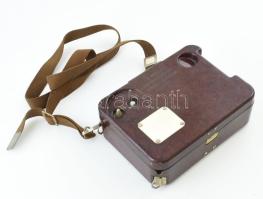 cca 1957 Szovjet TA-57 hordozható tábori telefonkészülék. Bakelit házzal, vállpánttal, megkímélt áll...