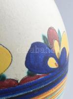 Mediterrán virágmintás gömbváza. Jelzett, hibátlan, m: 15,5 cm