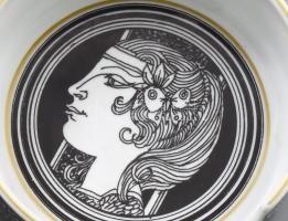 Hollóházi Szász Endre tervezte mintával díszített, 21 karátos arannyal kézzel aranyozott bonbonier é...