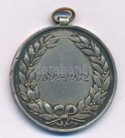 1932. "Romániai Magyar Dalosszövetség 1921" kétoldalas ezüstözött bronz emlékérem füllel, ...