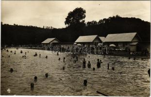 Miskolctapolca, Görömbölytapolca, Görömbölyi-Tapolca, Tapolca (Miskolc); Strand, fürdőzők. László Ervin kiadása