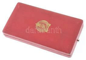 1949. "A Magyar Népköztársasági Érdemérem arany fokozata" zománcozott, aranyozott bronz ki...