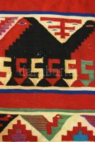 Tuniszi tevesoros kelim. cca 20. sz. második fele, Tunézia, ritka futó állatsoros mintákkal, sérülés...