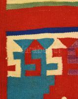 Tuniszi tevesoros kelim. cca 20. sz. második fele, Tunézia, ritka futó állatsoros mintákkal, sérülés...