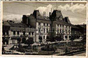 1942 Székelyudvarhely, Odorheiu Secuiesc; Vármegyeház, Ferencz Vilma Hecser gyógyszertára, Persián üzlet / county hall, pharmacy, shop (fl)