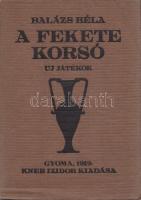 Balázs Béla: A fekete korsó. Új játékok. [Egyfelvonásosok.] Gyoma, 1919. Kner Izidor (ny.) 95 + [5] p. Első kiadás. Tartalma: A fekete korsó. Árnyjáték egyiptomi szilhuetekre. - A királynő komornája. Opera egy felvonásban. - Napsugár és kígyó. Néma táncjáték. - A könnyű ember. Bolondos bábjáték eredeti városligeti módra. Lévay-Haiman 1.287. Tezla 438. Fűzve, kiadói papírborítóban, szép példány. A színes borítón Kner Imre rajza, a kötés Kner Albert terve.  4668. [Aprónyomtatvány] Szvjatoszlav Richter (1915-1997) orosz zongoraművész saját kezű aláírása a Nemzeti Filharmónia 1991. június 9-i koncertjének plakát-fénymásolatán. Egyetlen lap, hajtogatva, mérete: 208x145 mm. A világhírű zongoraművész a Liszt Ferenc kamarazenekarral lépett fel a budapesti Zeneakadémián. A műsoron Bach-művek hangzottak el. Jó állapotú lap.