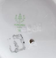 Hollóházi tálakat tartó lány. Jelzett, kis kopással, m: 18,5 cm