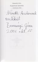 Bereményi Géza: Shakespeare királynője. Történelmi játék. (Dedikált.) (Budapest, 2001), (Pufi Pressz Bt. - Csiszár Nyomda). 128 p. Első kiadás. Dedikált: ,,Németh Andornak emlékül Bereményi Géza. 2001. okt. 15". Bereményi Géza színművét 2001. október 5-én mutatta be a zalaegerszegi Hevesi Sándor Színház, Bagó Bertalan rendezésében, a főbb szerepekben Egri Katival, Blaskó Péterrel, Ilyés Róberttel, Farkas Ignáccal és Gábor Lászlóval. A politikai áthallásokban gazdag színmű a szerző által rendezett ,,Hídember" című film forgatása idején készült. (Abakusz könyvek.) Fűzve, színes, illusztrált kiadói borítóban. Jó