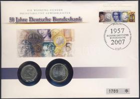Németország 2002. 1€ + 1950. 50Pf érmés bélyeges borítékon, elsőnapi bélyegzővel "50 éves a Német Szövetségi Bank" T:1